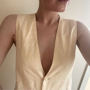 The TikTok famous DISSH linen vest. Size 2 US / UK 6. Light cream color.